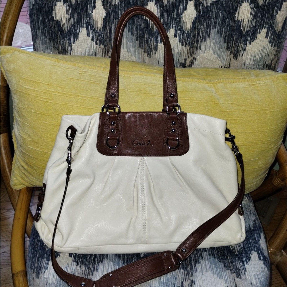 Perfect shape coach purse! Cream and blue with brown leather accents